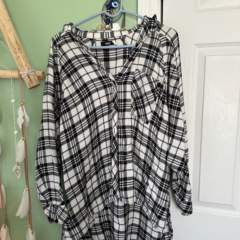 Women's Black and White Plaid Top